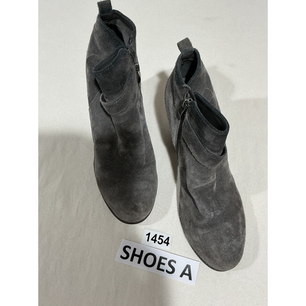 Womans Franco Fortini Lexi Gray Suede Size 10 Back Zip Bootie With Heel